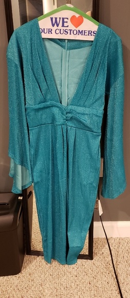 Clothes - Picture 1 of 8